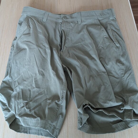 Eddie Bauer men's shorts - Picture 1 of 2